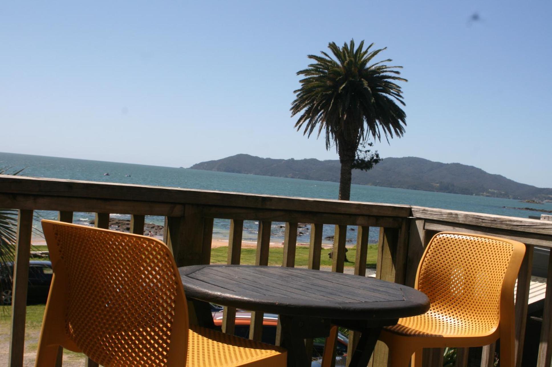 Driftwood Lodge Beachfront, Cable Bay, Northland Coopers Beach Exteriör bild