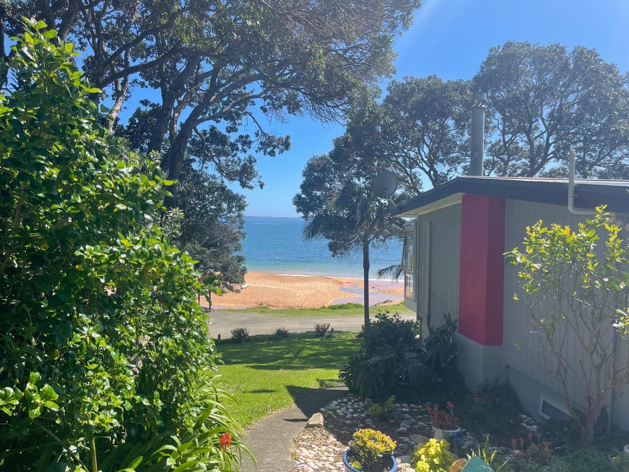Driftwood Lodge Beachfront, Cable Bay, Northland Coopers Beach Exteriör bild