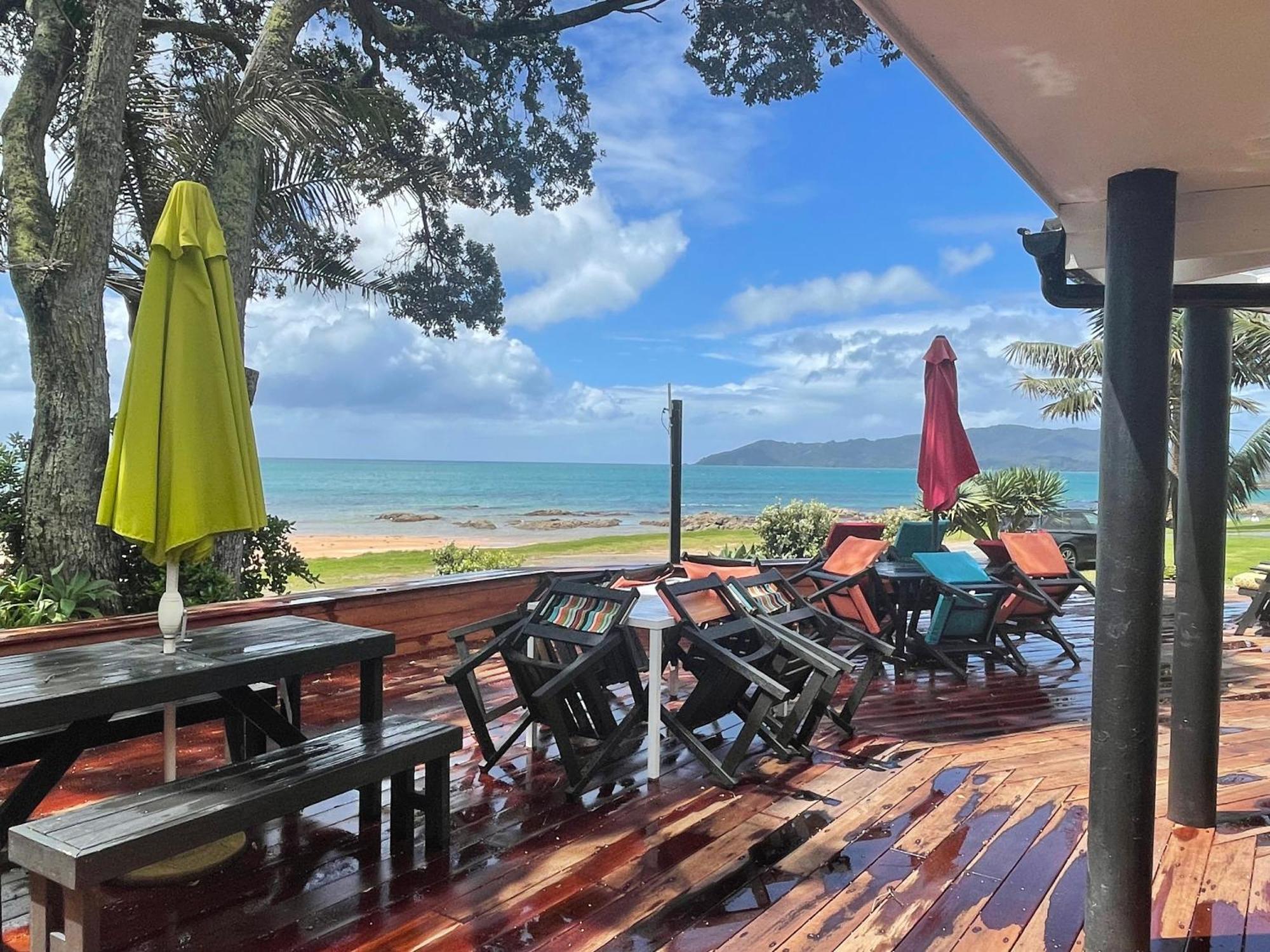 Driftwood Lodge Beachfront, Cable Bay, Northland Coopers Beach Exteriör bild