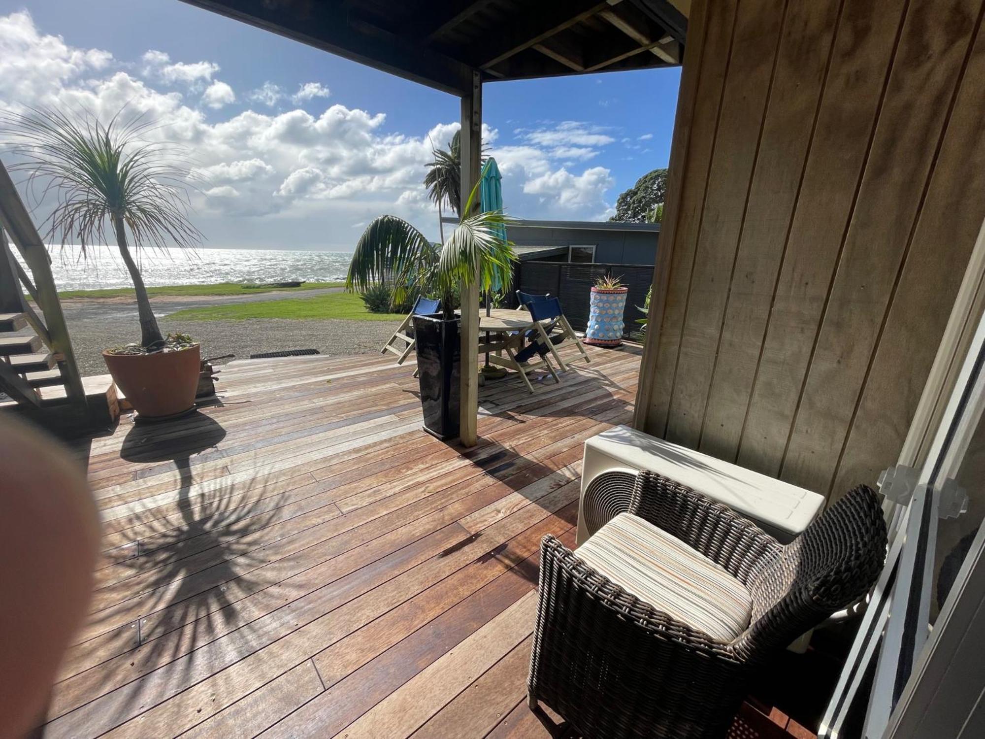 Driftwood Lodge Beachfront, Cable Bay, Northland Coopers Beach Exteriör bild